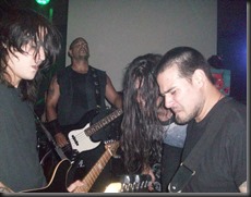 942254_10201168230950332_188454975_n