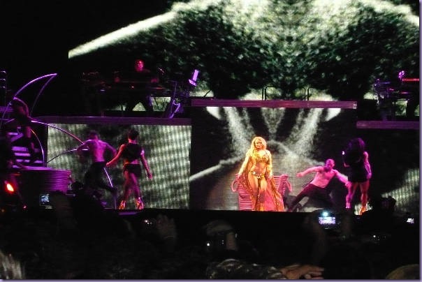 Britney-Spears-Femme-Fatale-Tour-Boys-São-Paulo