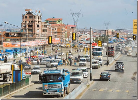 El Alto se expande más hacia las rutas a Copacabana y Oruro
