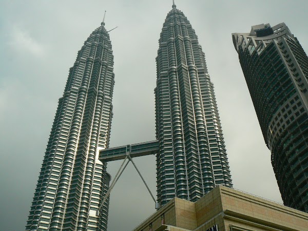4. turnurile Petronas ziua.JPG