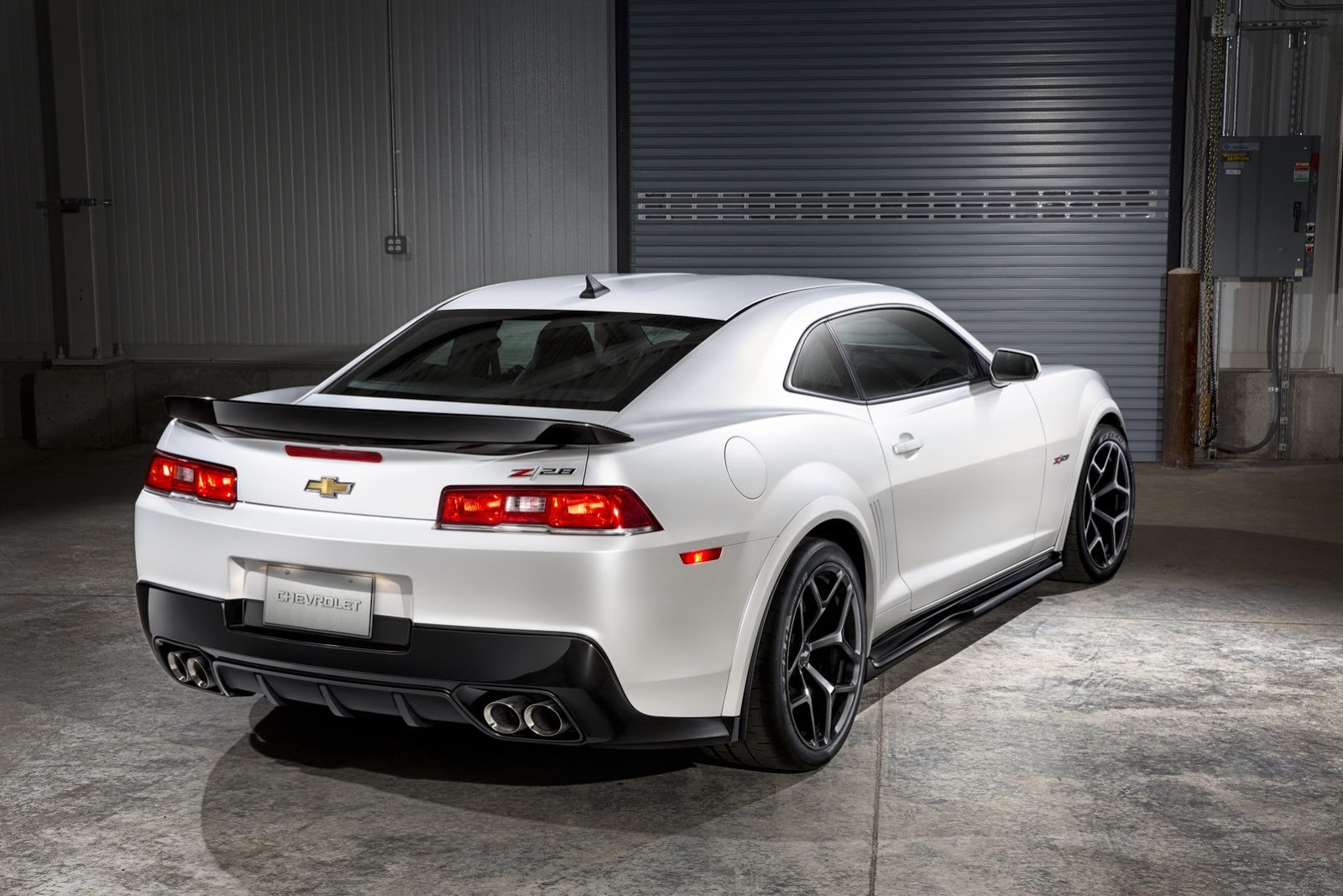 [2014-Chevrolet-CamaroZ28-012%255B2%255D.jpg]