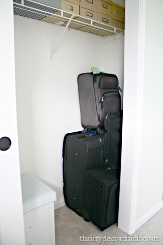 [storing-luggage%255B5%255D.jpg]