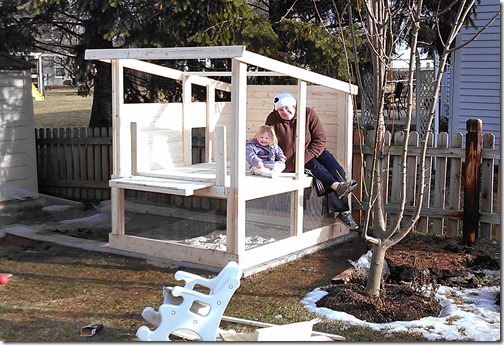Backyard Chickens 101: Picking a Chicken Coop Backyard Chickens 101: Picking a Chicken Coop