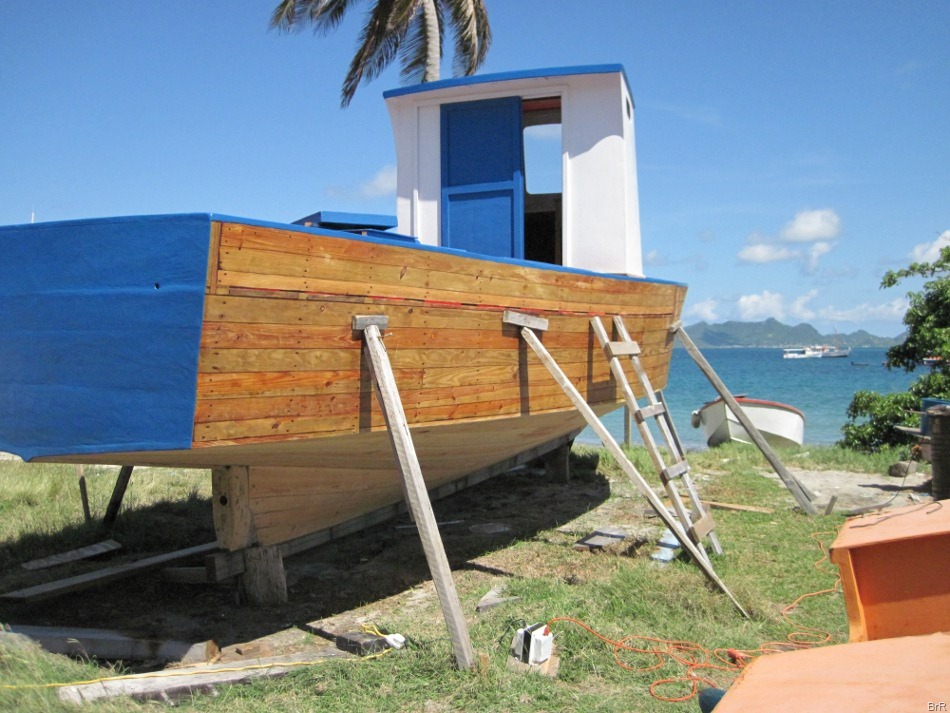 [Petite_Martinique_Bootsbau3.jpg]