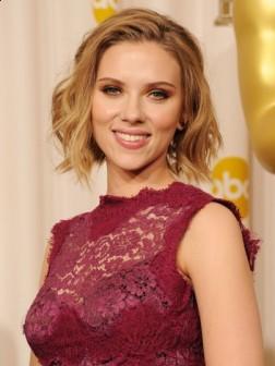 Scarlett Johansson cute short hairstyles