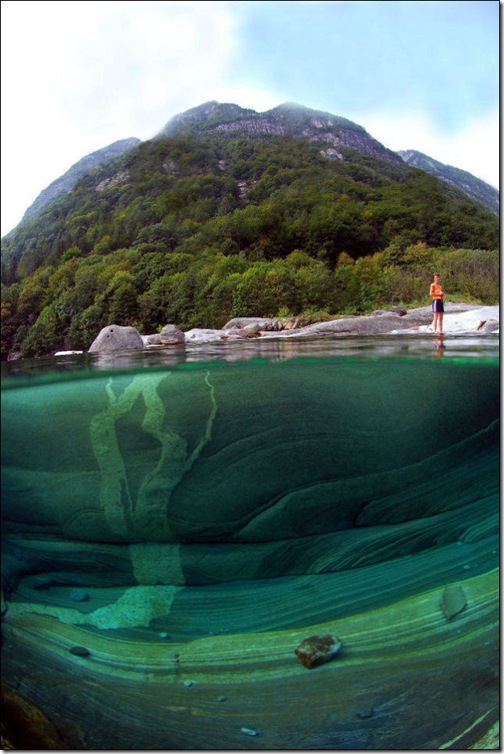 incredibly_clear_waters_of_the_verzasca_river_640_high_09