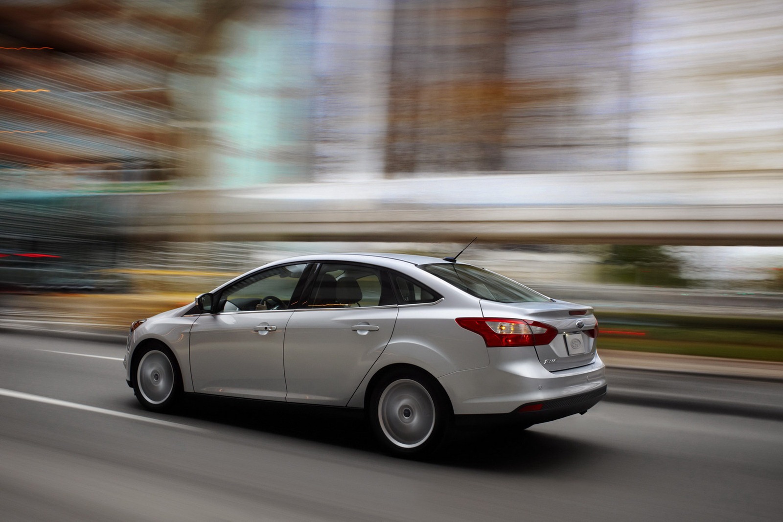 [13FordFocus_12_HR%255B2%255D.jpg]