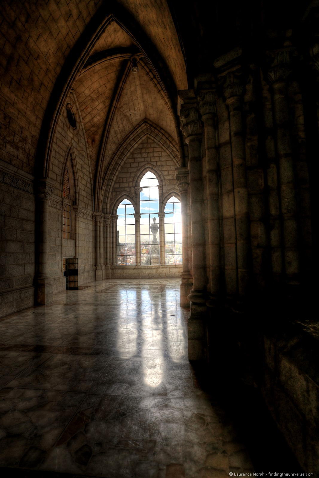 [Quito-cathedral-interior3.jpg]