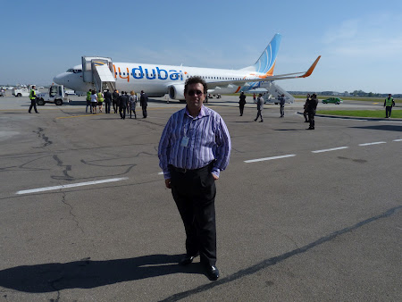 Aeroportul Otopeni: eu si Fly Dubai.JPG