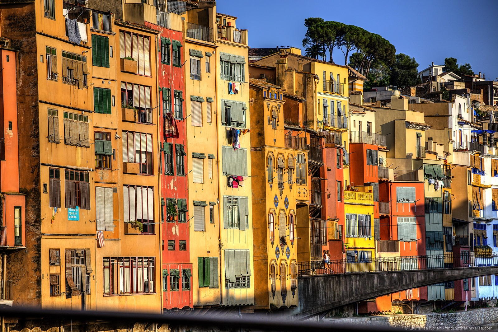 [Colourful-houses-of-Girona3.jpg]