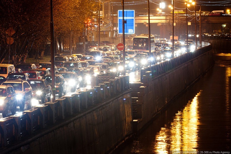 moscow-traffic-jam-18