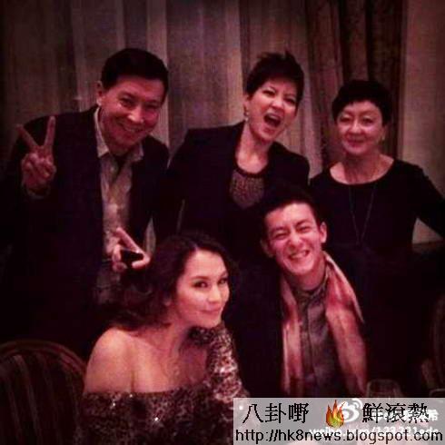 陳冠希聖誕未與嫩模共度 曬與家人節日歡笑照