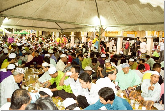 berbuka puasa di qaryah ramadhan kelantan 1432 stadium sultan muhammad ke 4