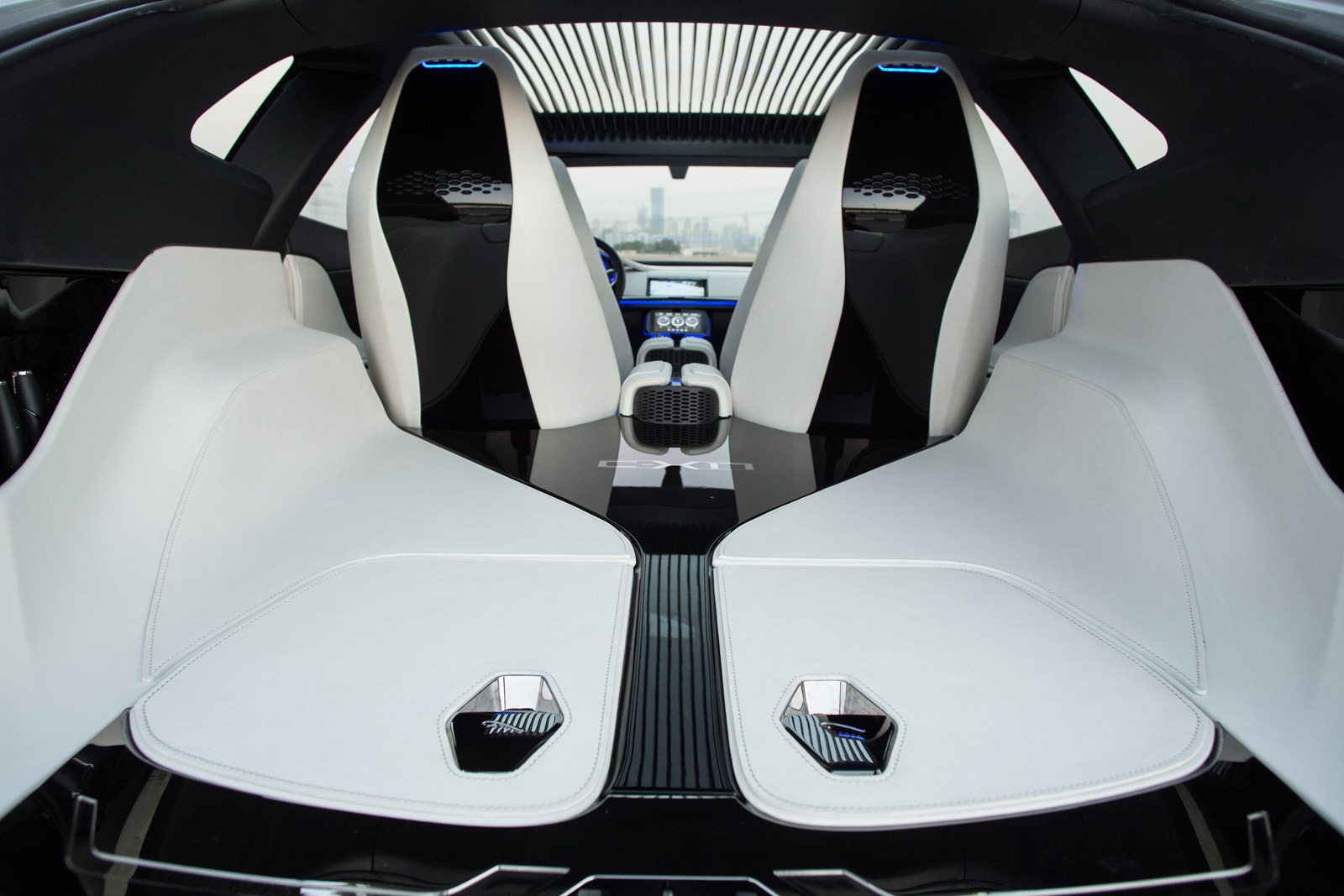 [Jaguar-C-X17-Dubai-32%255B2%255D.jpg]