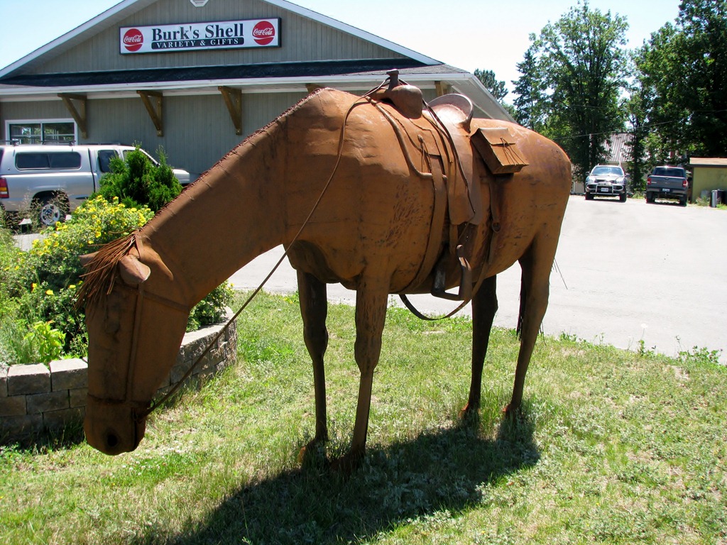 [7720%2520Ontario%2520Trans-Canada%2520Hwy%252017%2520-%2520Massey%2520life%2520size%2520metal%2520horse%2520sculpture%255B3%255D.jpg]