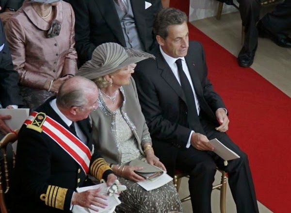 El presidente francés, Nicolás Sarkozy, en el Palacio Grimaldi, espera a que comience la ceremonia
