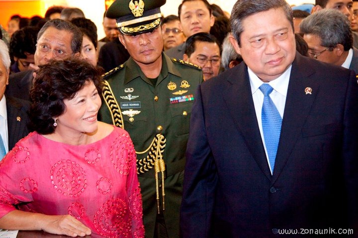 [foto%2520keseharian%2520Presiden%2520Indonesia%2520Susilo%2520Bambang%2520Yudhoyono%2520%252839%2529%255B3%255D.jpg]