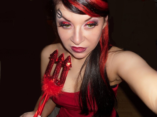 002-halloween-sexy-devil-makeup