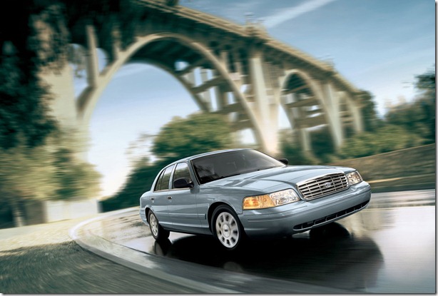 Ford-Crown_Victoria_2006_1600x1200_wallpaper_01