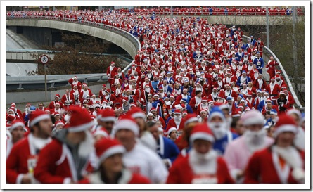 Miles de Santa Claus en Liverpool (Inglaterra)