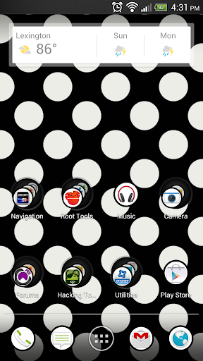 Polka Dot Black White Theme