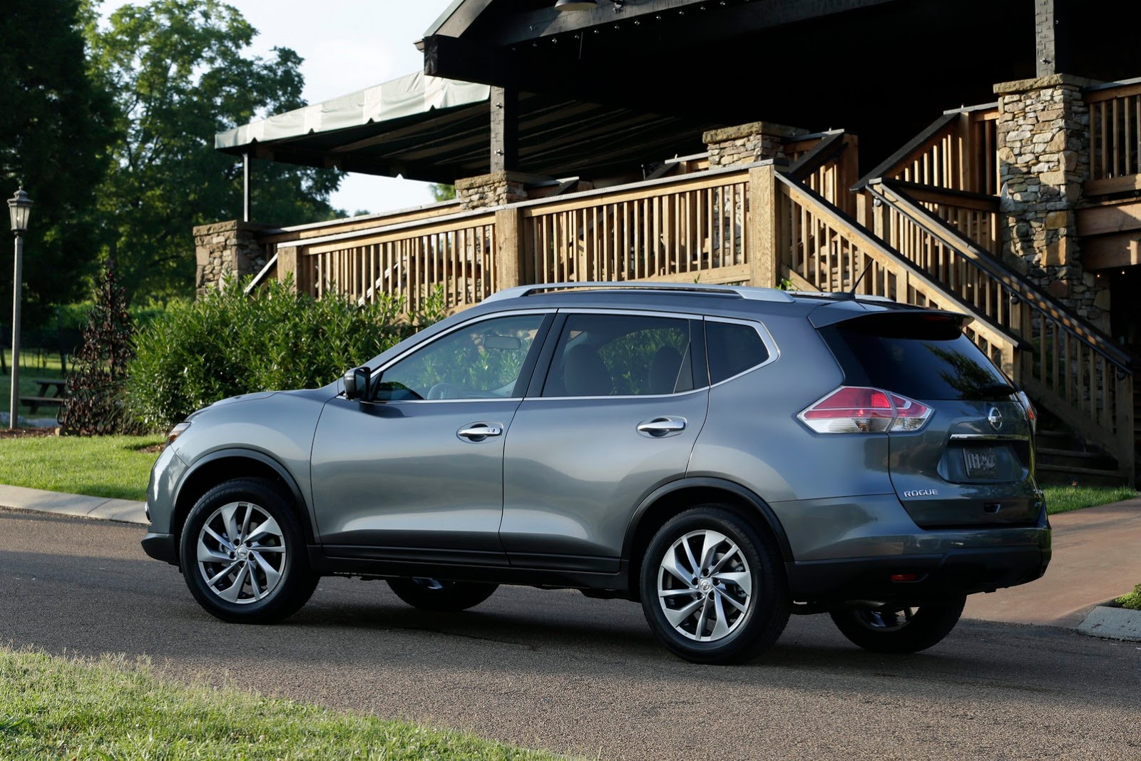[2014-Nissan-Rogue-CUV-25%255B2%255D.jpg]