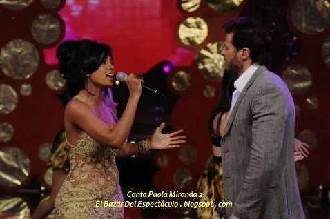 Canta Paola Miranda 2.JPG