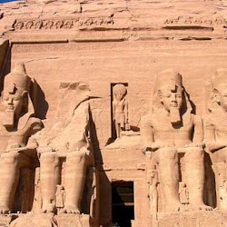 29 - Entrada al Speo de Ramses II en Abu Simbel