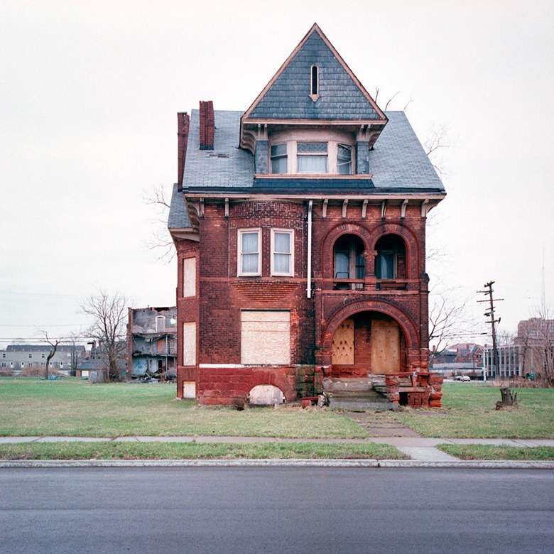 abandoned-detroit-homes10