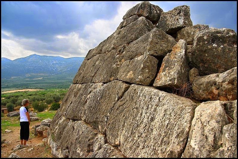 pyramid-hellinikon-2 pyramid-hellinikon-2