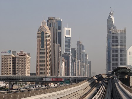 Dubai vazut din Metro