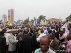  – Les partisans de l’opposition le 5/9/2011 sur le boulevard du 30 juin à Kinshasa, lors du dépôt de la candidature d’Etienne Tshisekedi pour la présidentielle 2011, au bureau de réception, traitement des candidatures et accréditation des témoins et observateurs de la Ceni à  Kinshasa. Radio Okapi/ Ph. John Bompengo