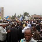 Les partisans de l’opposition le 5/9/2011 sur le boulevard du 30 juin à Kinshasa, lors du dépôt de la candidature d’Etienne Tshisekedi pour la présidentielle 2011, au bureau de réception, traitement des candidatures et accréditation des témoins et observateurs de la Ceni à  Kinshasa. Radio Okapi/ Ph. John Bompengo