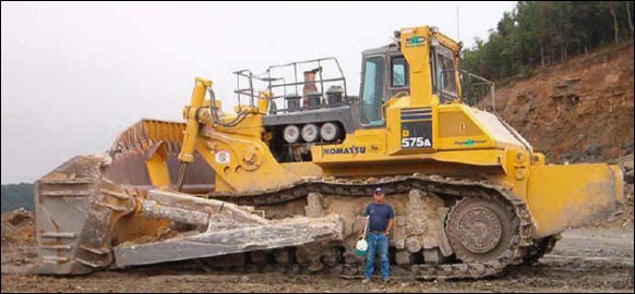 biggest-Bulldozer-D575A-3SD-03