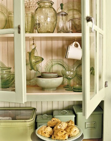 [Kitchen-cabinet-green-glass-MKOVR0805-de%255B3%255D.jpg]