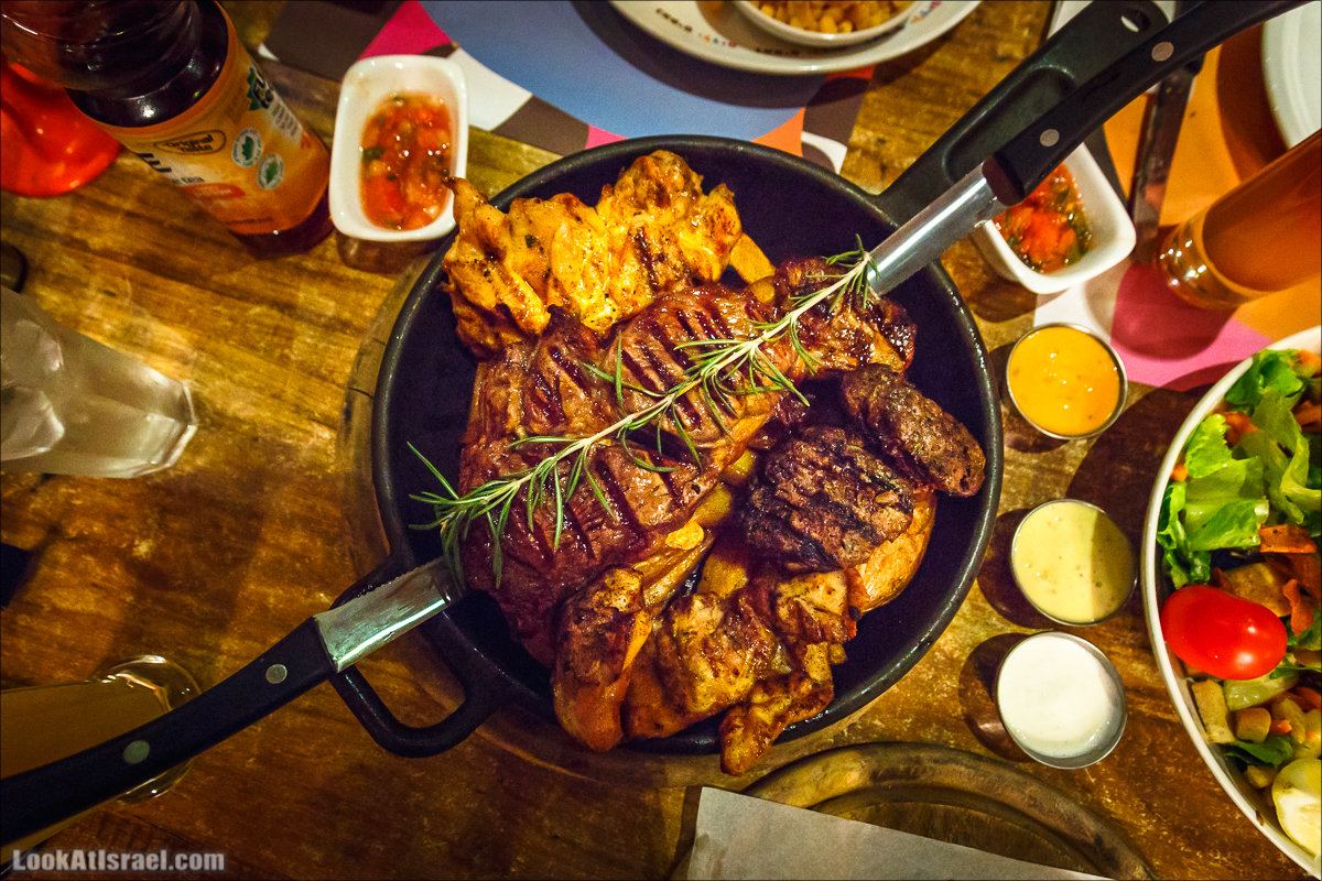 Ресторан израильской кухни Нафис | LookAtIsrael.com - Фото путешествия по Израилю | יש נאפיס בעיר