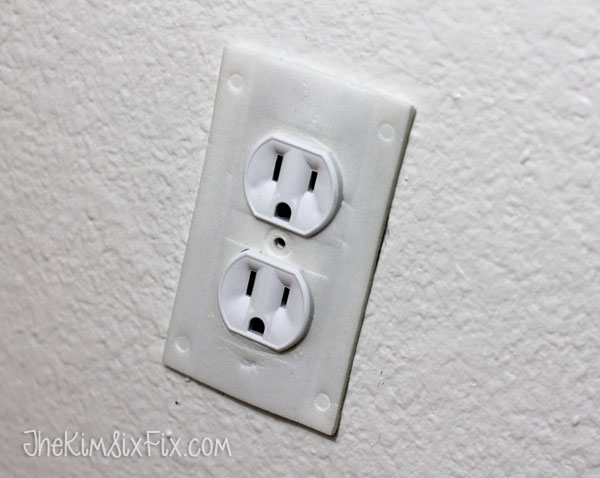 How To Replace Electrical Outlets Using
