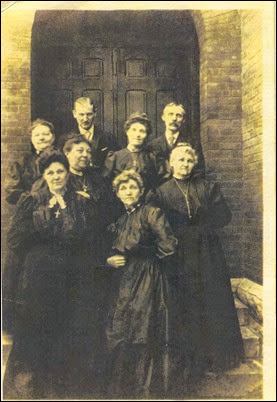 Keen siblings in 1907.