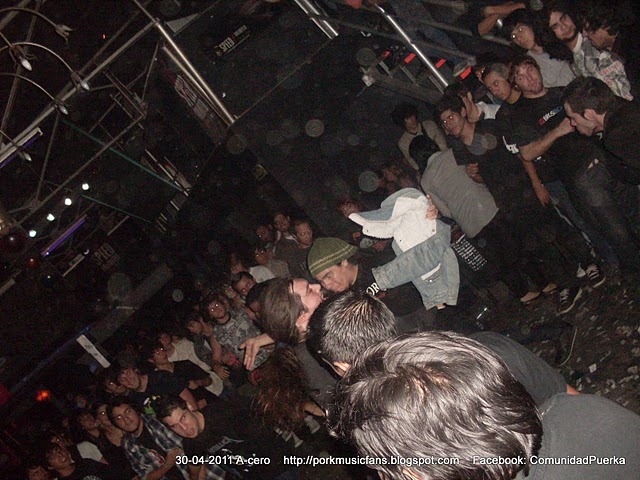 [A-cero%252030-04-2011%2520Show%2520%252824%2529%255B3%255D.jpg]