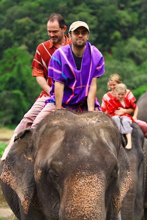 Imagini Thailanda: plimbare pe elefant, Patara, Thailanda