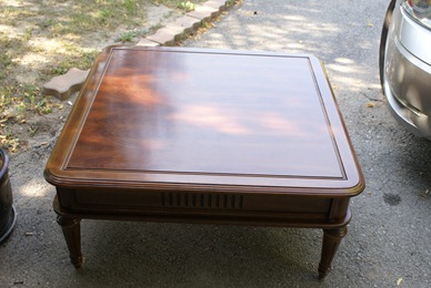 Coffee table becomes and ottoman at JunkinJunky.blogspot.com