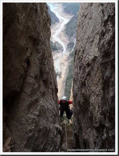 Via CADE 550m 6c (V  A0 Oblig) (Pared de Aragon, Mont-Rebei) (Victor) 0064