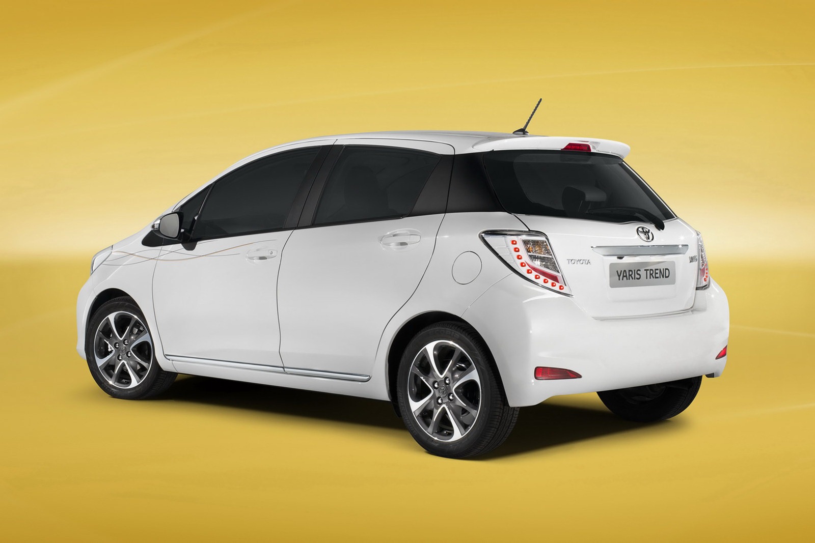 [2013-Toyota-Yaris-Trend-2%255B2%255D.jpg]