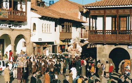 08. Procesiune catolica Cuzco.jpg