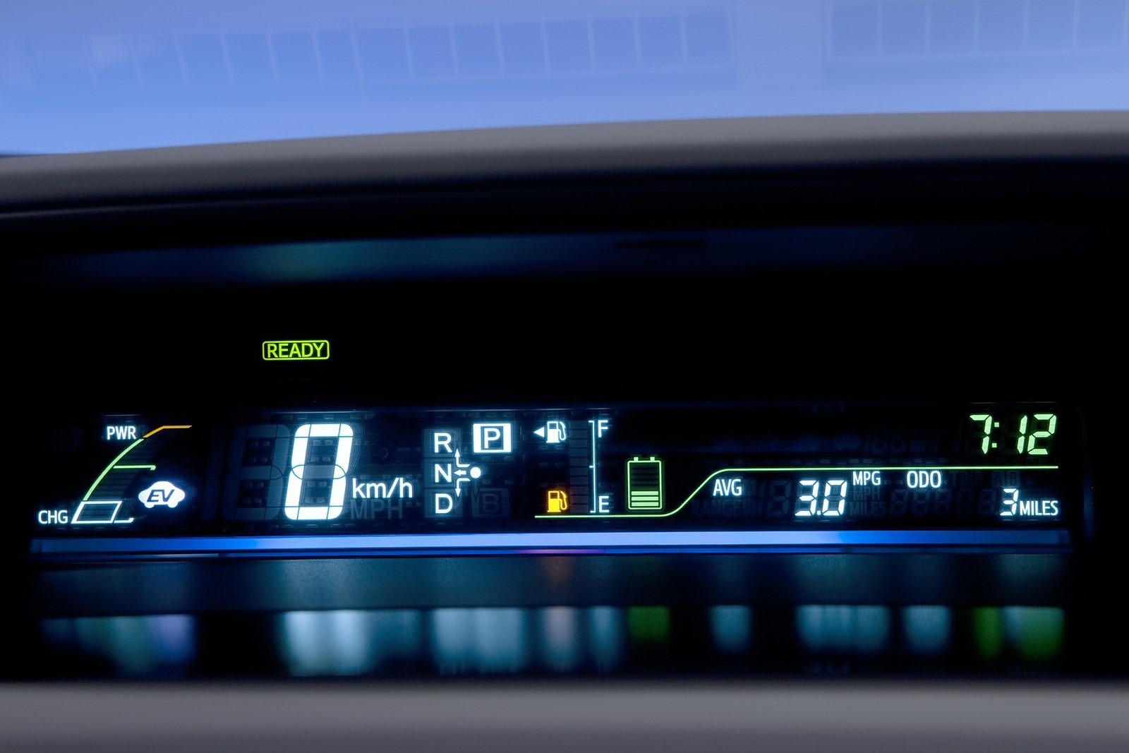 [Toy-Prius-V-8%255B2%255D.jpg]