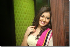 rashi kanna