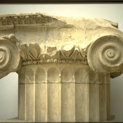 10.- Capitel Jónico
