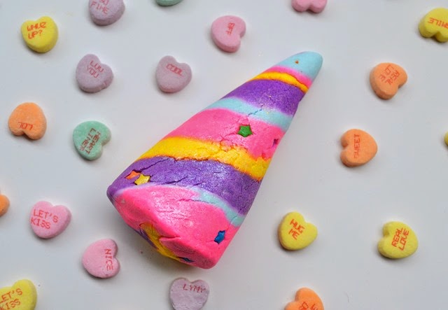 Lush Valentines Day Unicorn Horn Bubble Bar Review