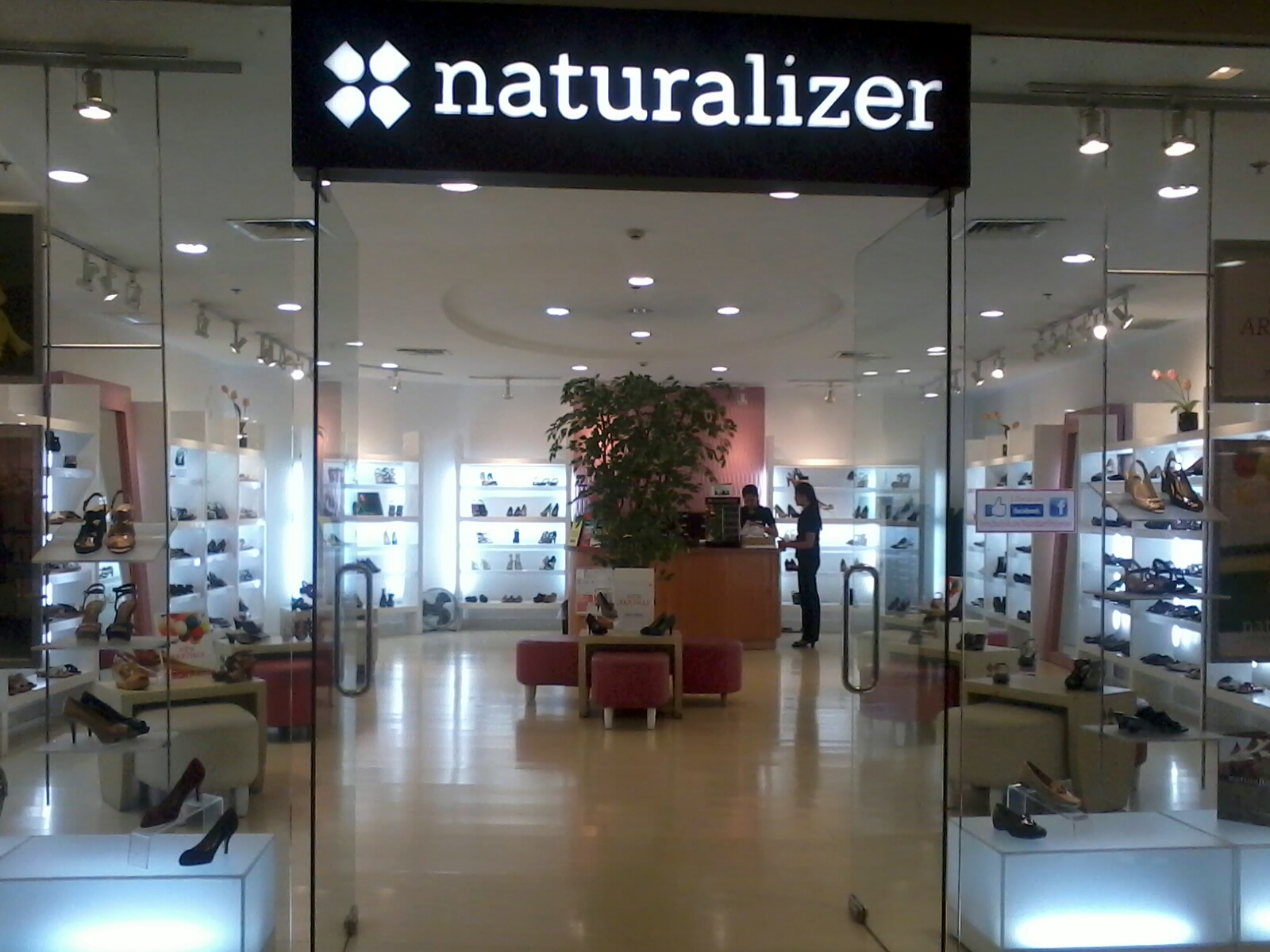 naturalizer shoes outlet near me