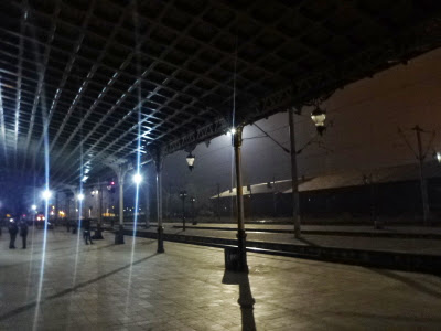 Darkness on arrival in Suceava.